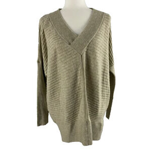 Stitchdrop v-neck women sweater size Small oatmeal color A003581